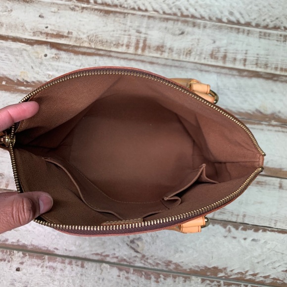 Louis Vuitton Lock It - Picture 7 of 7